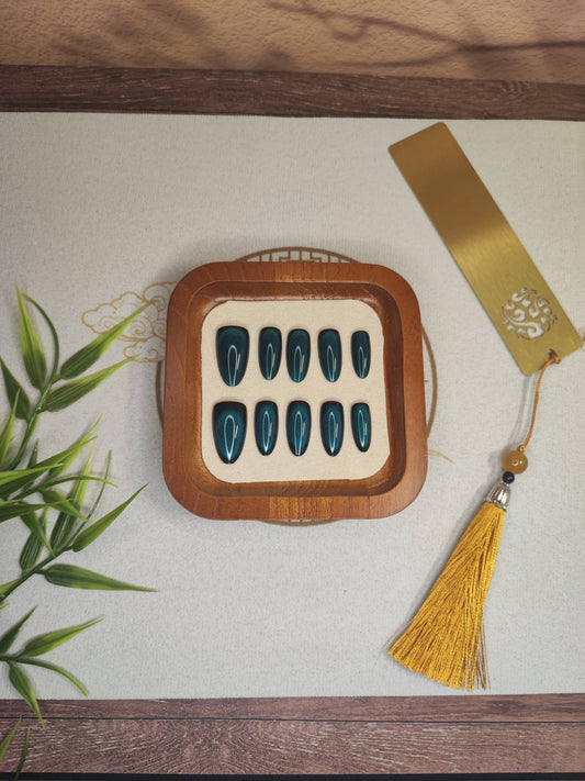 Uñas Press-On Almendradas Efecto Ojo de Gato Calipso