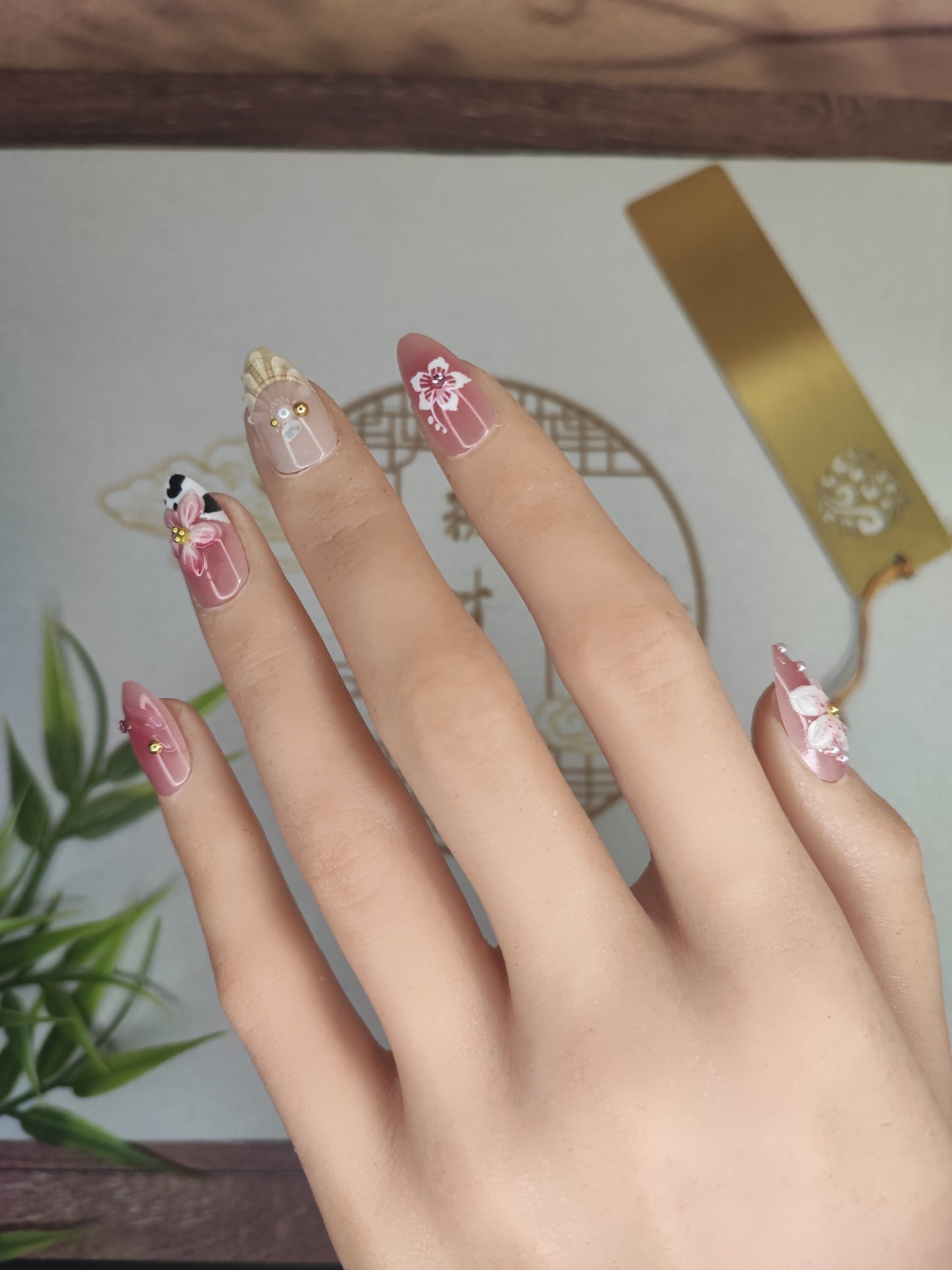 Uñas Press-On Almendradas con Diseño Sakura