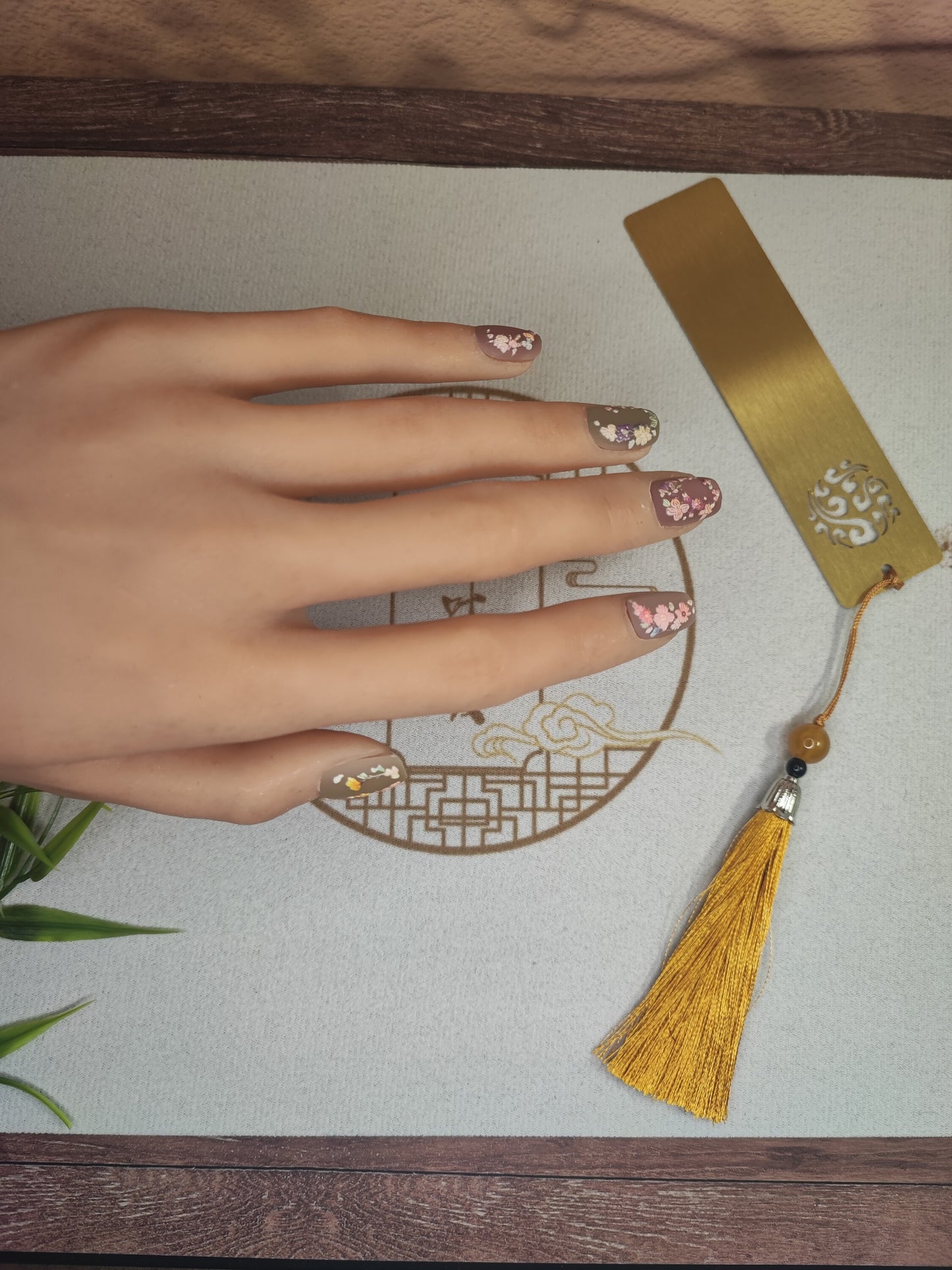 Uñas Press-On Semicuadradas con Diseño Tejido Floral