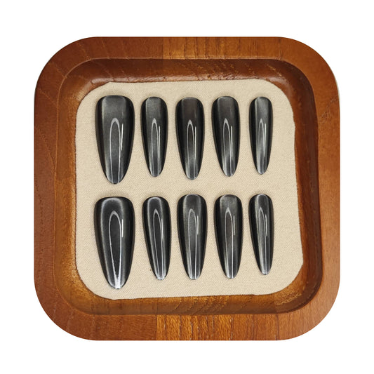 Uñas Press-On Almendradas Efecto Ojo de Gato Obsidiana